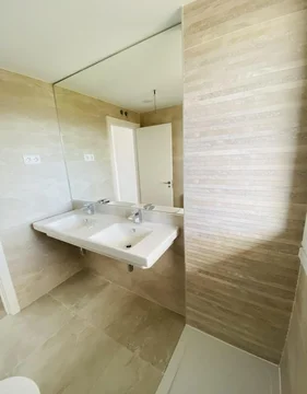 Piso en  Calle de Federica Montseny 8 - Foto 24