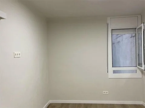 Piso en  Carrer de la Mare de Déu de Port 281 - Foto 11