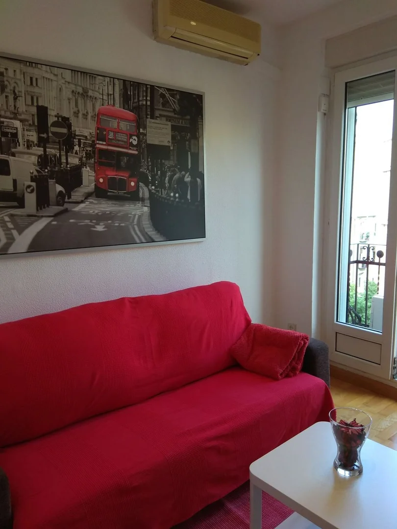 Piso en calle Fernández de los Ríos, 71 - Foto 3