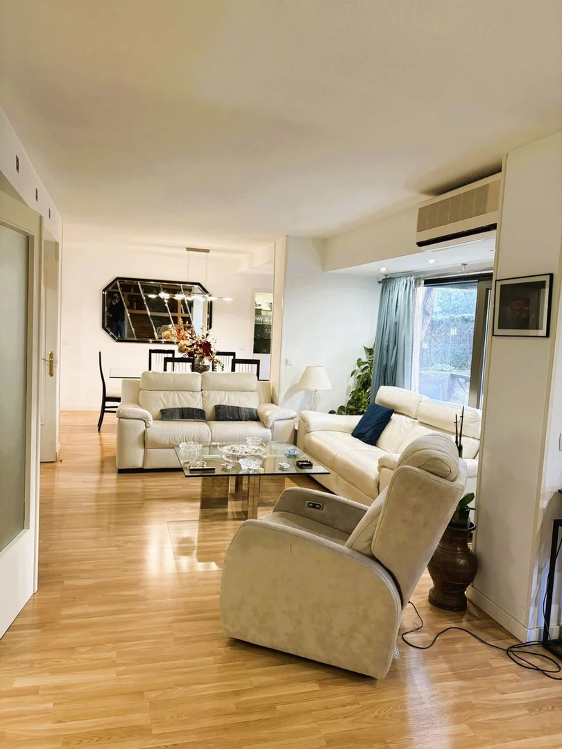 Piso en calle de Pedro Rico, 13 - Foto 1